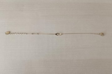 bracelet trouvé sur le trottoir